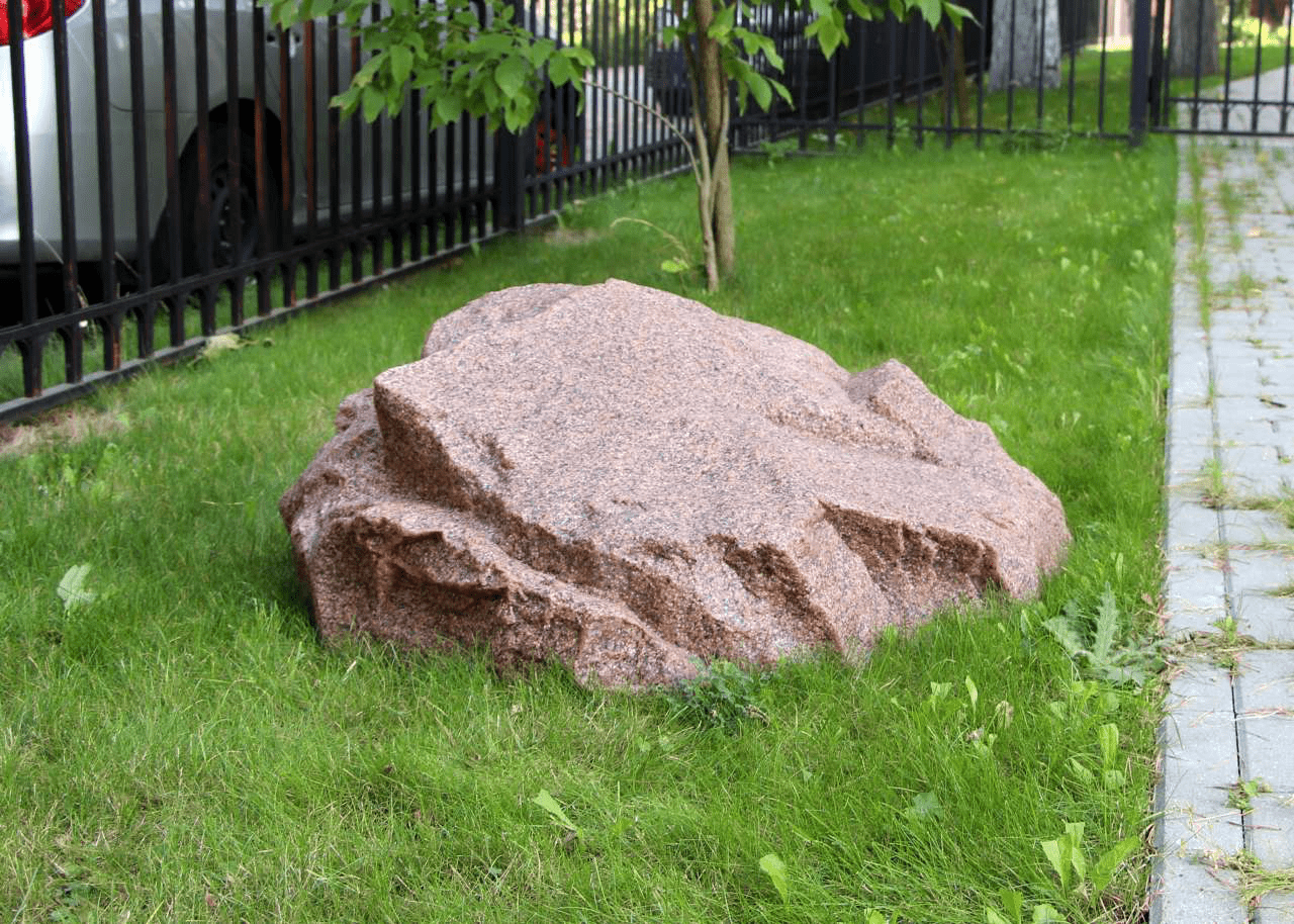 Валуны на люки и септики, декоративные шары